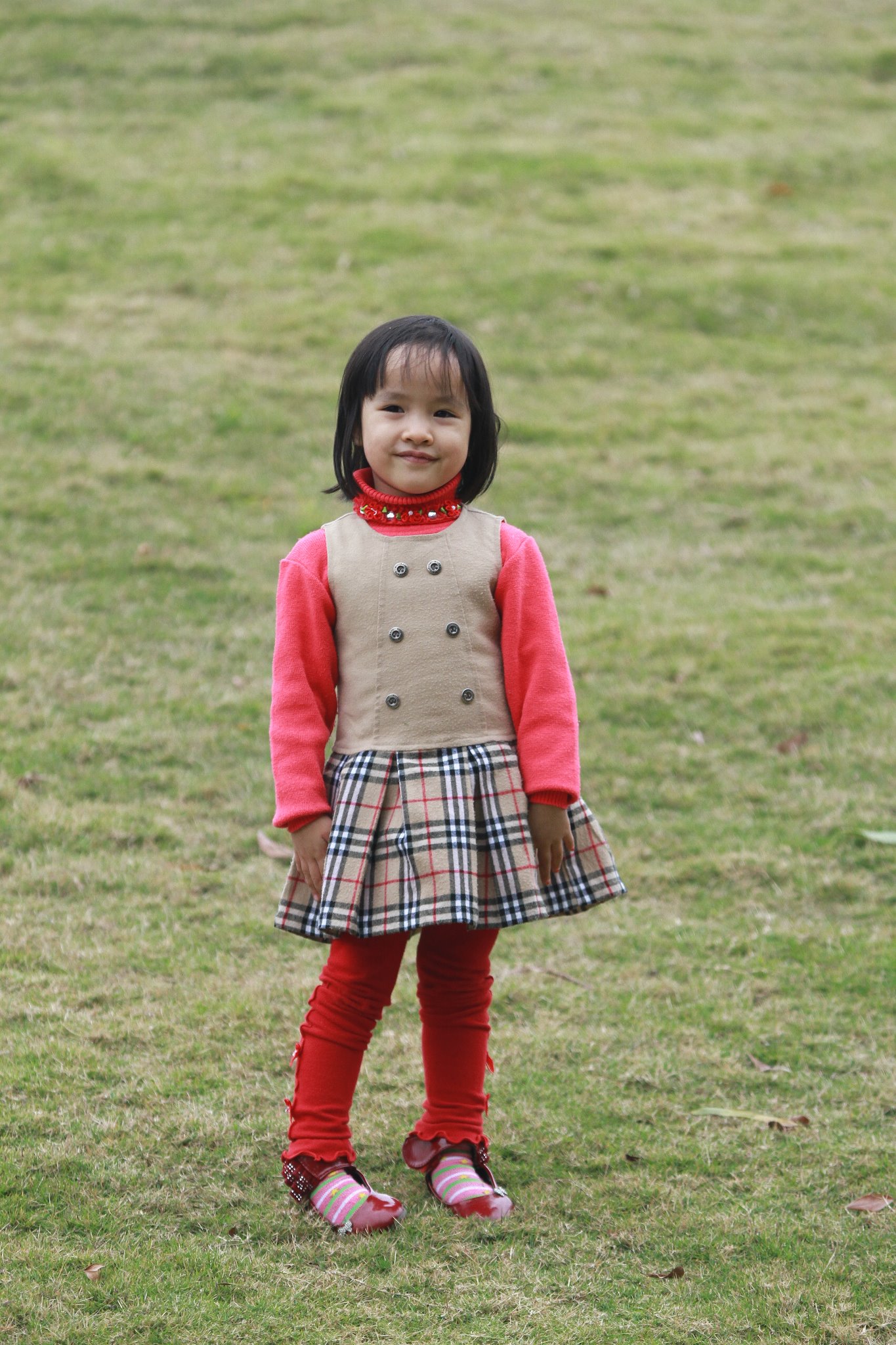 This is me. Even though I’ve forgotten where this was taken, when it was, and who took the photo. However, that signature short hairstyle, that signature pouty smile, and even that signature head tilt – it’s undeniably Quỳnh Anh Bùi, no doubt about it.