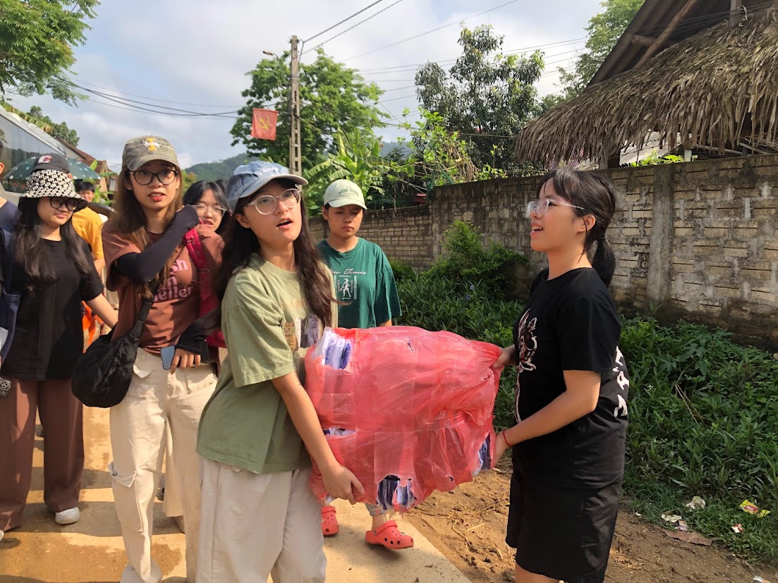 This is the look on my face as we were about to arrive and finally let go of that red bag. I didn’t realize I looked so excited until I saw this photo.